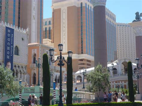 5 Hours At The Venetian And The Palazzo Pools Digital Travel Magazine