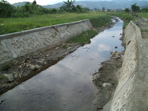 Sumber terbuka tidak sahaja bermaksud akses kepada kod sumber. Blognya Lorens : Saluran Terbuka dan Tertutup