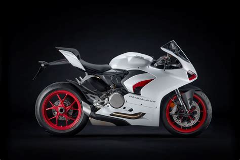 2021 ducati panigale v2 guide total motorcycle