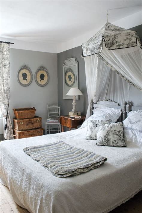 French Linen Wallpaper 40 French Country Bedrooms To Make You Swoon