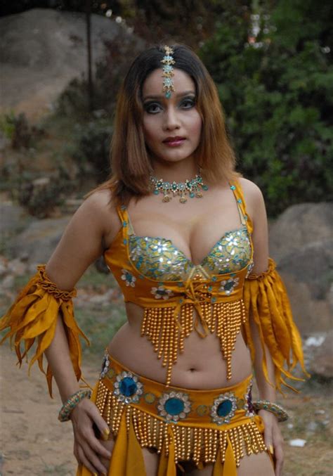 Hot Bio Celebrity Pictures Actress Anu Vaishnavi Hot Photos
