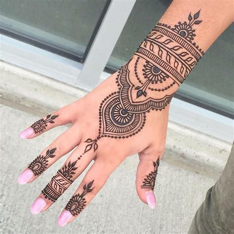 40 delicate henna tattoo designs. Pin by DENYZ FLORES on Tattoos | Henna designs hand, Cute ...