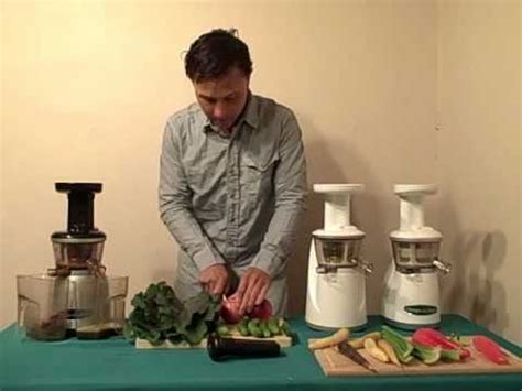 It's a compact juicer that gets the job. Hurom Slow Juicer vs Omega VRT 350 Juicer - What's the ...