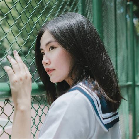 Bikin Makin Fresh! Ini 12 Model Rambut Segi Layer Oval