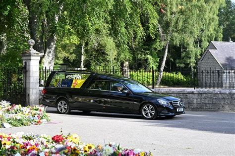 Queens Coffin Leaves Balmoral As She Makes Final Journey To Edinburgh
