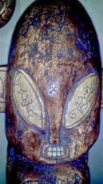 Many Of The Artefacts Depict Long Faces With Oval Shaped Eyes Aztec Artifacts Ancient Artifacts