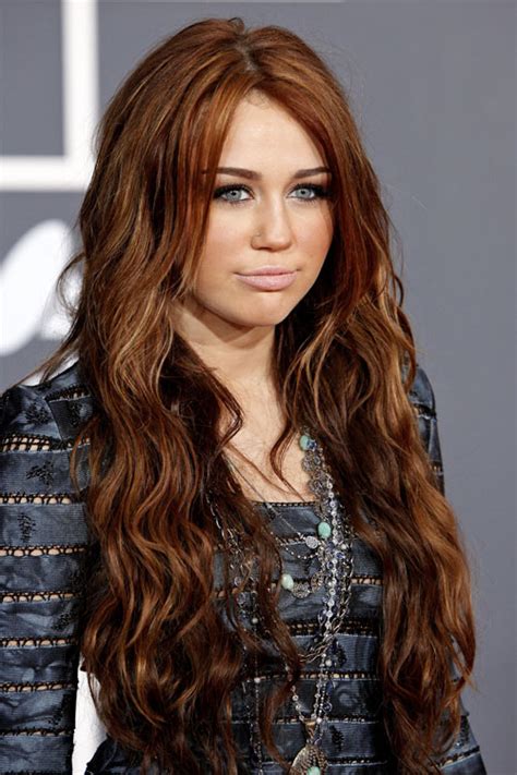 Miley Cyrus Wavy Auburn Hairstyle Steal Her Style