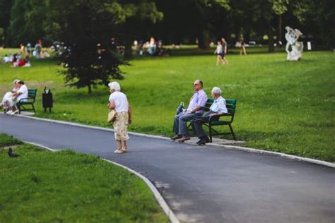 How Seniors Can Lead a Healthy Lifestyle | Broadview ...