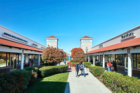 Wrentham Village Premium Outlets In Wrentham Ma 508 384 0