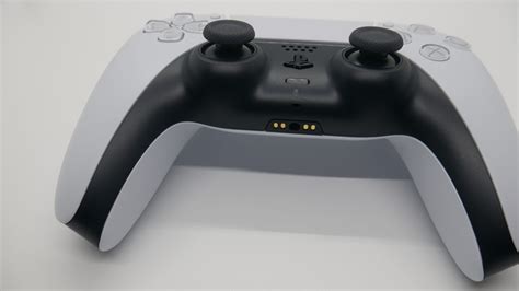 A Quick Hands On With The Dualsense Ps5 Controller Great For Mobile