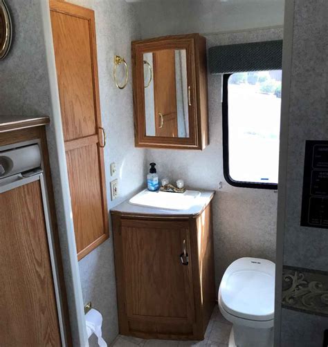 2002 Used Winnebago Vista 21b Class C In Oregon Or