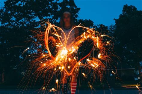 How To Photograph Sparklers 5 Creative Techniques Pros Use Click