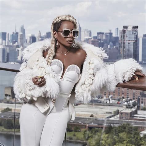 Mary J Blige Covers The November Issue Of Essence