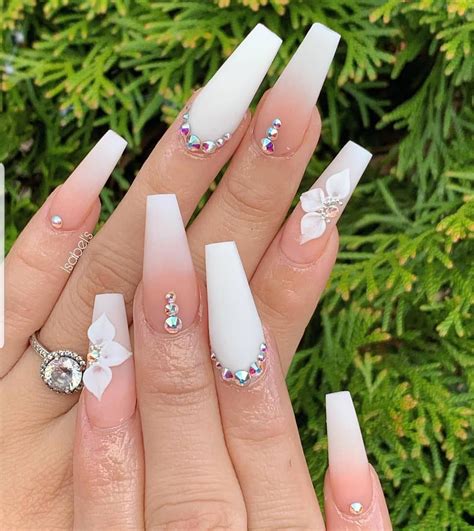 Pin By Htravel On Beauté Nails Design With Rhinestones White Acrylic