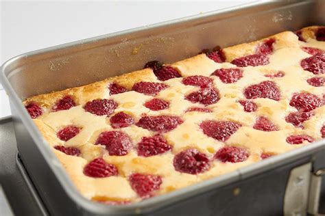 Raspberry Custard Kuchen: traditional and tasty German recipe | Cookist.com