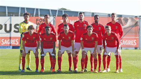 All information about benfica b (liga portugal 2) current squad with market values transfers rumours player stats fixtures news. Benfica B Oliveirense Crónica II Liga - SL Benfica