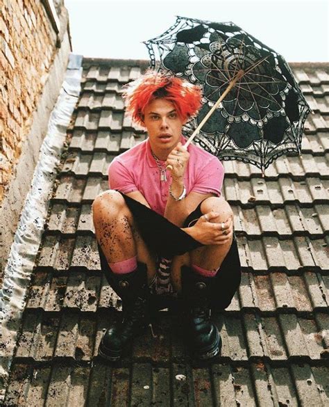 pin by alexis coll on yungblud in 2020 dominic harrison celebs black heart