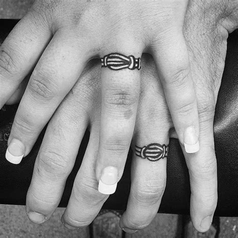 25 Adorable Couple Finger Tattoos Ideas