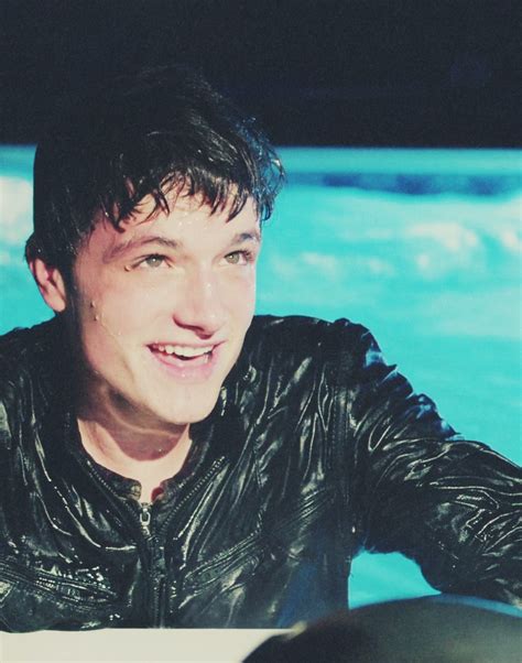 Josh Hutcherson Wet In The Pool Scans Naked Male Celebrities My Xxx
