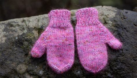 The Worlds Simplest Mittens How To Knit Mittens With A Free Pattern