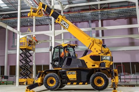 Exclusive Jcbs First Rotating Telehandler Heads Up Its New Launches