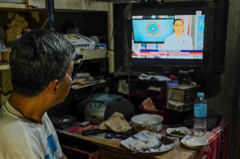 Pnoys.com online community for filipinos abroad. LOOK: Filipino viewers watch TV Patrol moments before ABS-CBN broadcast shutdown | ABS-CBN News