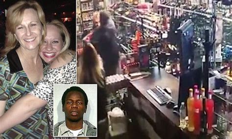 Us Mother And Daughter Fend Off Shotgun Wielding Robber Daily Mail Online