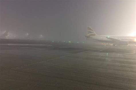 London Weather Heathrow And City Airports Cancel Flights Over Freezing