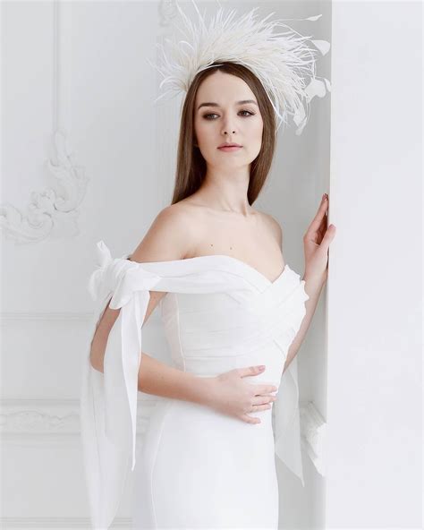 White Ivory Wedding Feathers Headpiece Unique Bridal Feathers Etsy