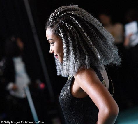 Hunger Games Star Amandla Stenberg 16 Shows Off Her Edgy Grey Hair Hair Hair Trends Grey