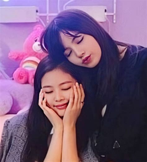 Pin By No On Jenlisa Black Pink Army Wives Blackpink
