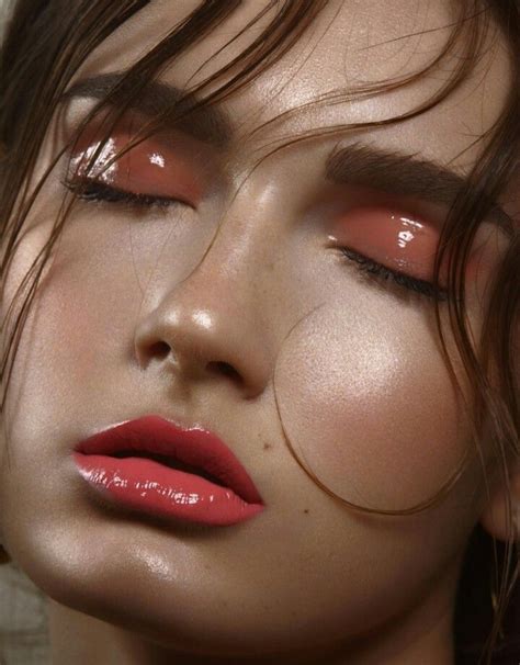 Pin By Camille Dioran On Editorial Mua Glossy Makeup Editorial