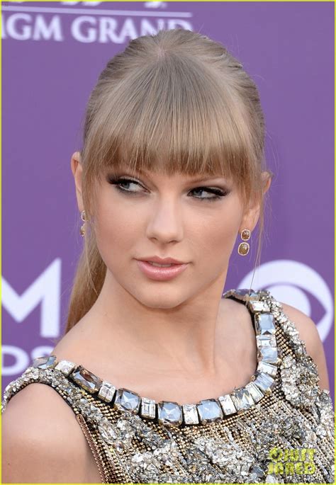 Taylor Swift Acm Awards 2013 Red Carpet Photo 2845171 2013 Acm