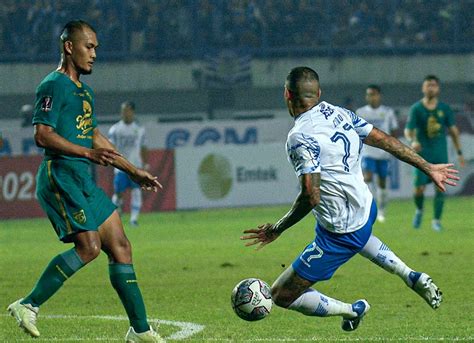 5 Pemain Jadi Tumbal Kemenangan Persib Bandung Atas Persebaya Surabaya 3 1 Di Piala Presiden