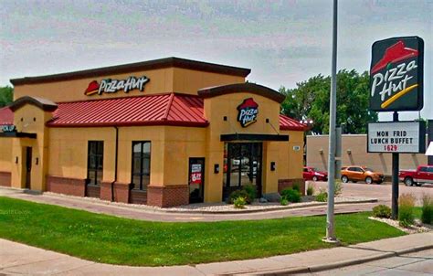 Pizza hut is an american restaurant chain and international franchise founded in 1958 in wichita, kansas by dan and frank carney. Pizza Hut Closing 500 Restaurants | Pizza hut, Hut, Lunch ...