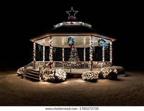 1575 Christmas Gazebo Images Stock Photos And Vectors Shutterstock