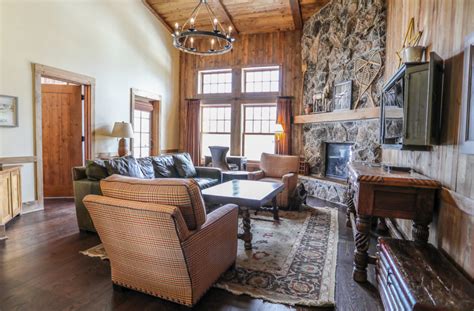 Colorado Mountain Resort Lodging High Lonesome Lodge King Suite