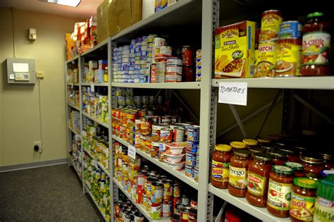 More Than Filling Empty Bellies How Food Banks Are Evolving To Nourish