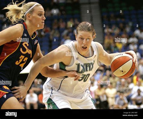 Minnesota Lynx Guard Katie Smith 30 Drives Against Connecticut Sun