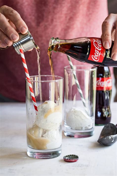 This Is The Perfect Summer Drink An Ice Cold Coke Float With A Splash