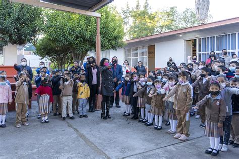 Honores A La Bandera En La Escuela Primaria Carmen Serdán Sección 1