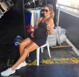 Heavily Pregnant Erin Mcnaught Flips The Bird At A Friend Daily Mail