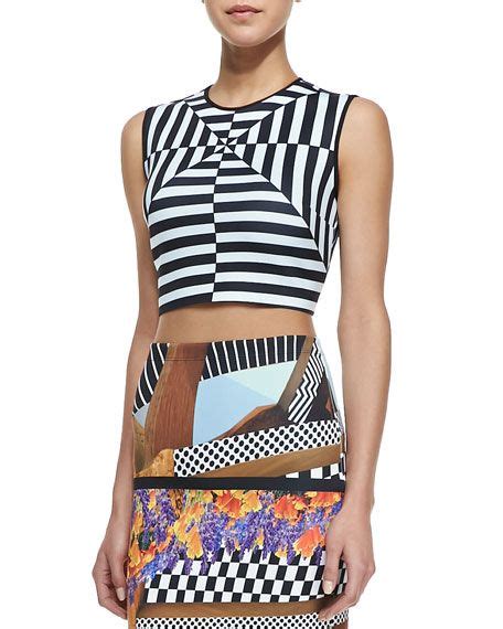 She layers together a clover canyon crop top and a pair of this is a love song overalls before adding a pair of espadrilles to balance proportions. Clover Canyon - Lautner Land Printed Crop Top | Crop tops ...