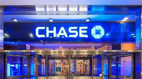 Chase Bank Fees: How to Avoid Monthly Service Fees | GOBankingRates