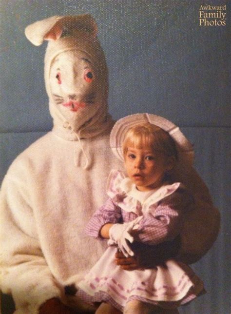 22 Candid Snapshots Of Terrifying Easter Bunnies From The 1980s