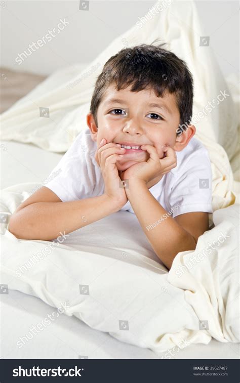 Cute Little Boy Laying Bed ภาพสต็อก 39627487 Shutterstock