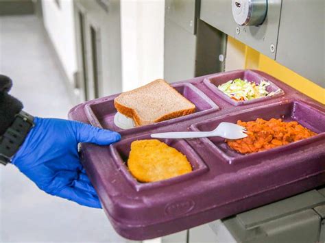 What Prison Food In The Us Really Looks Like And Why Some Inmates My