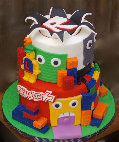 Pin en la galleta decorada. Roblox Cake - Roblox | Roblox birthday cake, Roblox cake ...