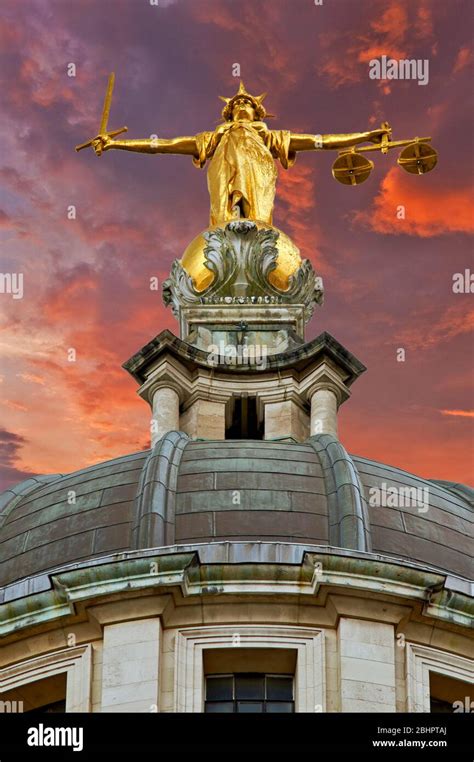 London The Old Bailey Criminal Court Lady Justice Statue In Gold On Top