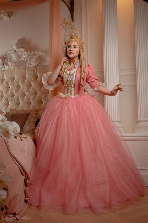 Barbie Movie Cosplay Annaliese Erika Leatlass Freakessa Princess And Pauper Barbie Costume